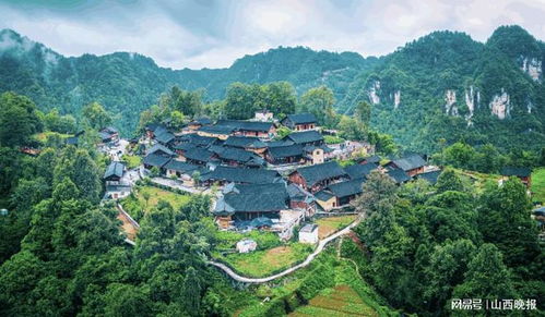 湘西文化与时代脚步的相遇 国艺中联湘西不夜城助推经济转型，打造星外系村部落